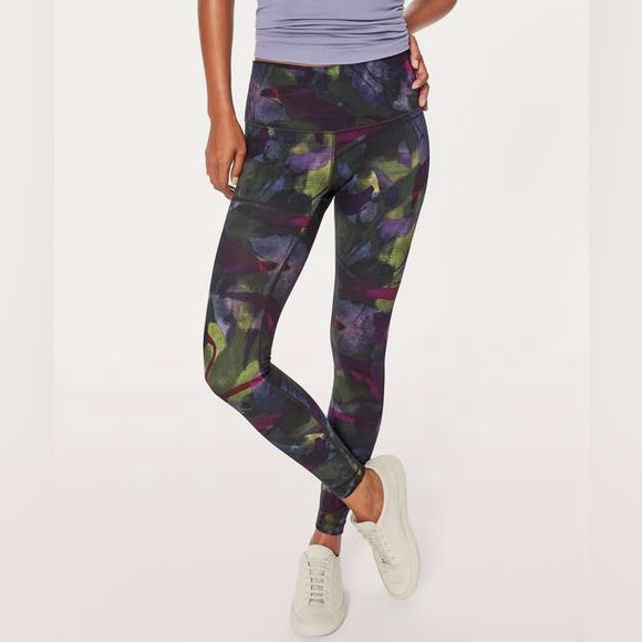 lululemon athletica Pants - Lululemon Speed Up Tight (Full-On Luxtreme‎ 28")
Aura Dark Chrome Multi Black 4